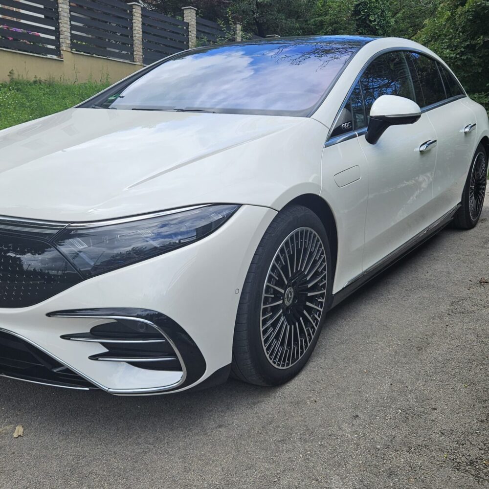 MERCEDES-BENZ EQS