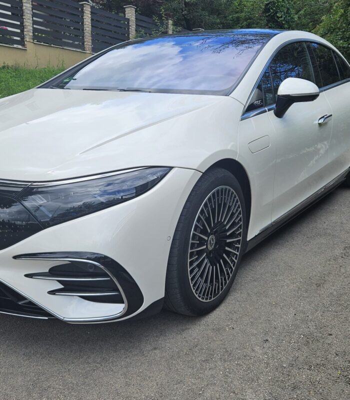 MERCEDES-BENZ EQS
